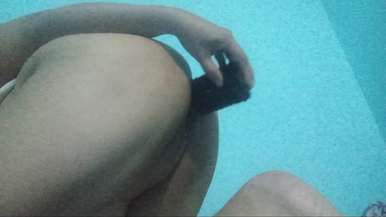 Lobicam: Saya melancap keras dengan berus rambut, saya melakukannya dengan keras