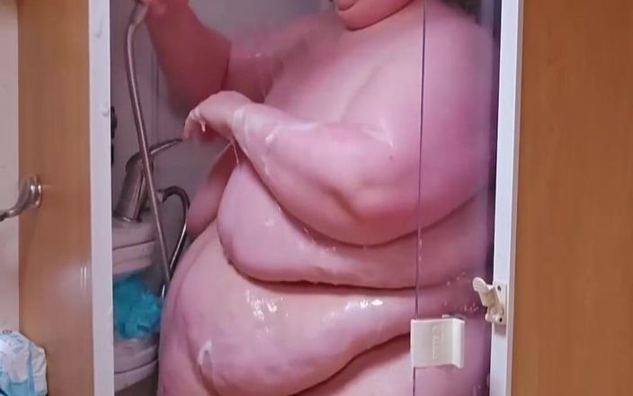 SSBBW Lady Brads: Tắm trong đoàn lêu lạp khỏa thân