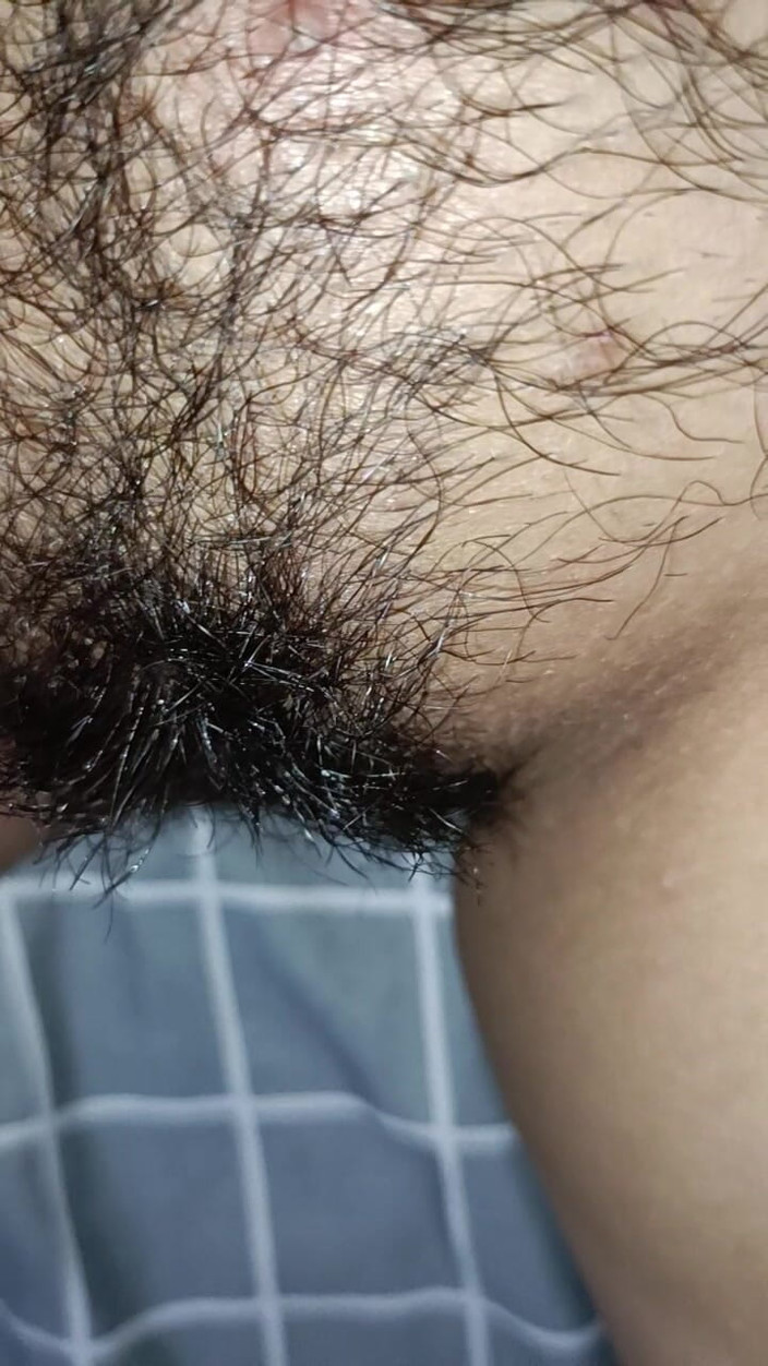 NadiaAlmer: Mia cognata è in salotto quando è sola