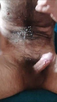 I Masturbate and Cum on My Hairy Body