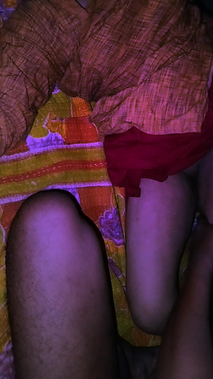 Deshi women: 德西农村女孩第一次与男朋友发生性关系