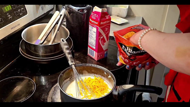 August Harper: Marry Meals: Episod 2