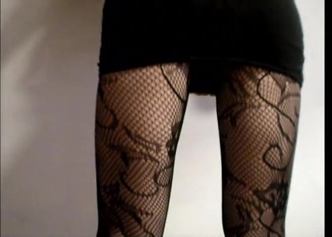 Femdom Austria: Sexy hips teasing in black tights