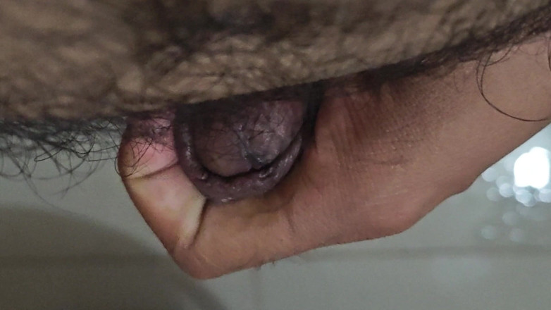 Hot Chilli 2025: Si gode il cazzo in bagno