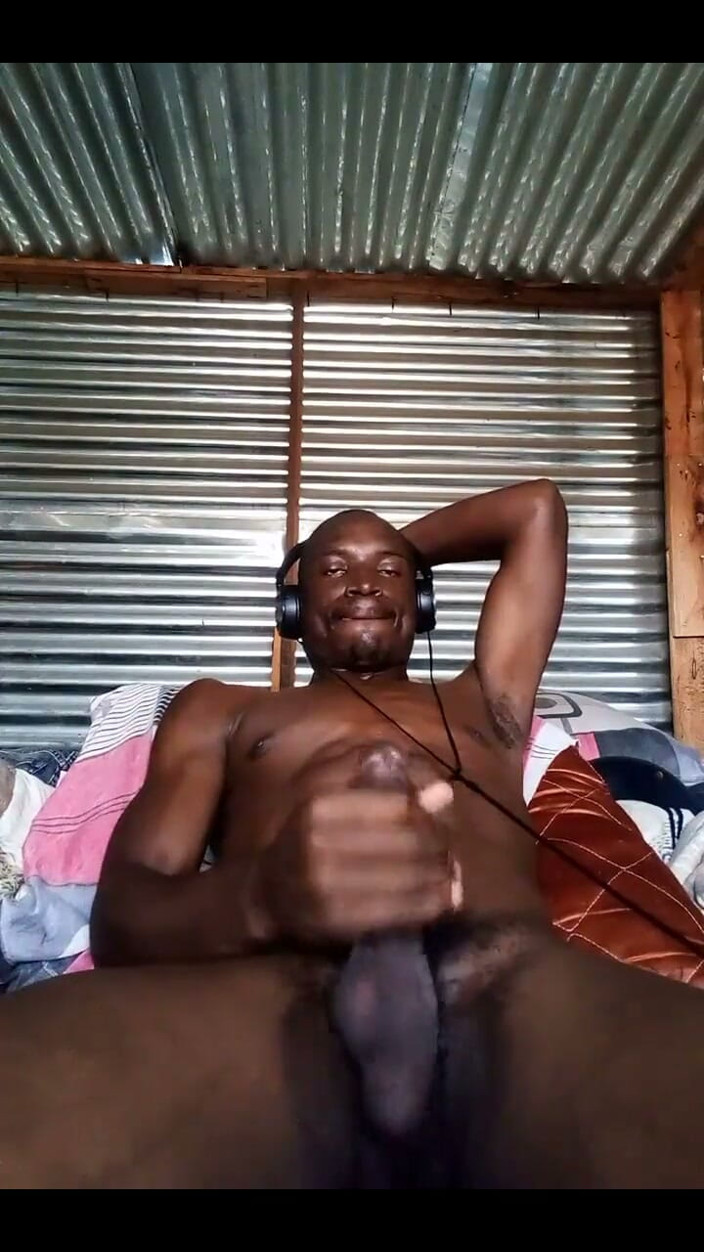 Mr_african: 내 손에 큰 정액을 빨아주는 흑인 대물 자지
