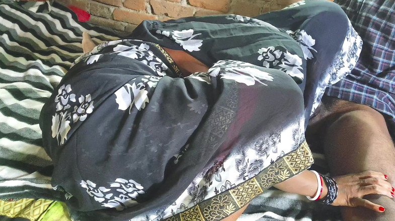 Sumang studio: Desi se bojí, ale ví, že je bezpečná a pohodlná.