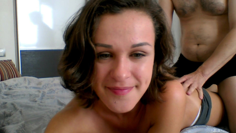 Dirty fantasy: Lewd patrigno scopa la bella figliastra e le sborra nella...