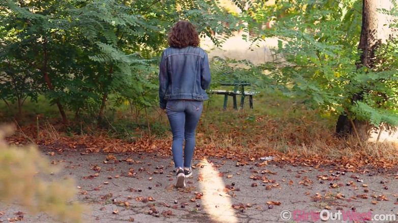 Girls Out West: Hot Brunette Teen Pulls Her Panties Aside and Fingers Her...
