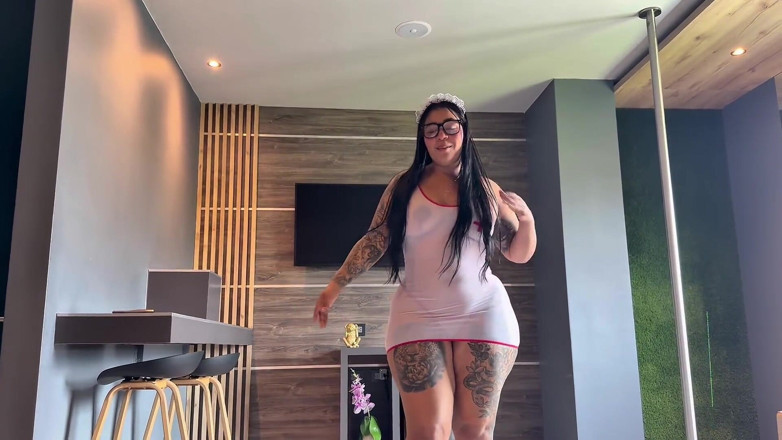 AlejandraGarciax: Колумбийская медсестра улучшает пациента своим большим задником