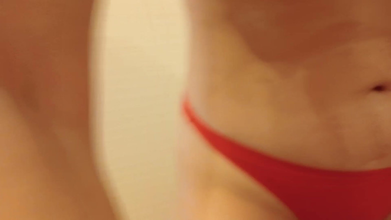 Mayumi Kanzaki: Japanese MILF Changing Clothes Video