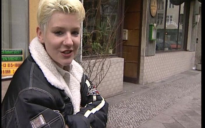 YOUR FIRST PORN: Mein Erstes Mal Vor Der Kamera - Jennifer Minha Primeira Vez...
