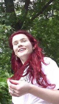 Niemiecka skaut - ruda fanka piłki nożnej Mia May Pickup do seksu analnego w oglądaniu