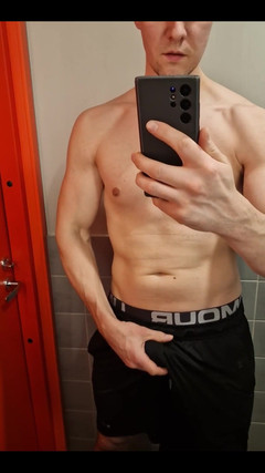 Awesome A: Nello spogliatoio della palestra