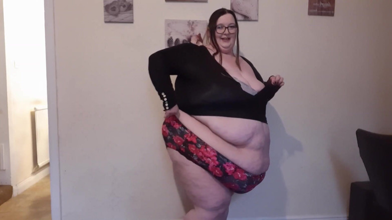 SSBBWLadyBrads: SSBBW zerstört und zerreißt body - 7XL