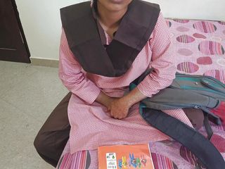 Sakshi Pussy: 핫한 인도 인도 학생 도기 스타일과 선명한 시끄러운 대화의 코히팅 룸에서 교사와 섹스