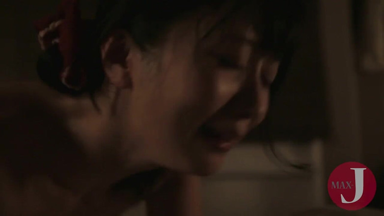 Asian happy ending: Wonderful japanese teen queening her boyfriend and getting screwed