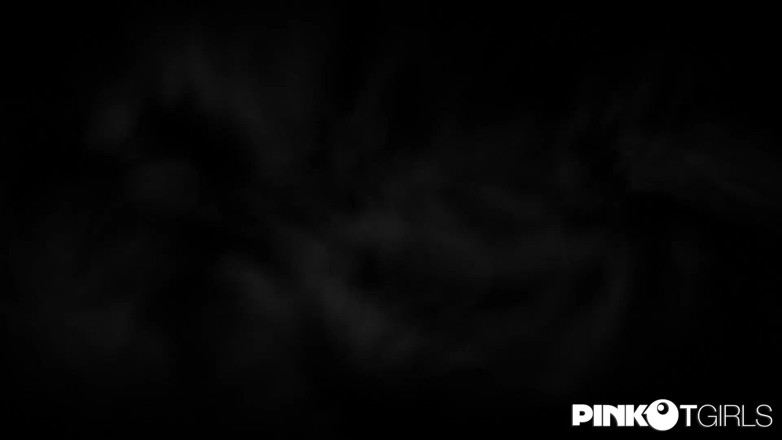 Pinko TGirls: Waria bella atrix yang menawan ngentot sama waria lain mariana...