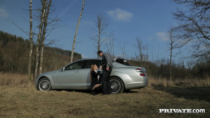 Private.com: Alexis Crystal suce une bite et se fait baiser dans...