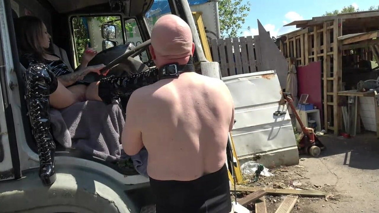 Lady boss: Essais - adoration de la botte