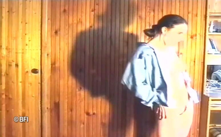 Hardcore Lovers: Morena de stripping vintage, sola en su casa pero cachonda...