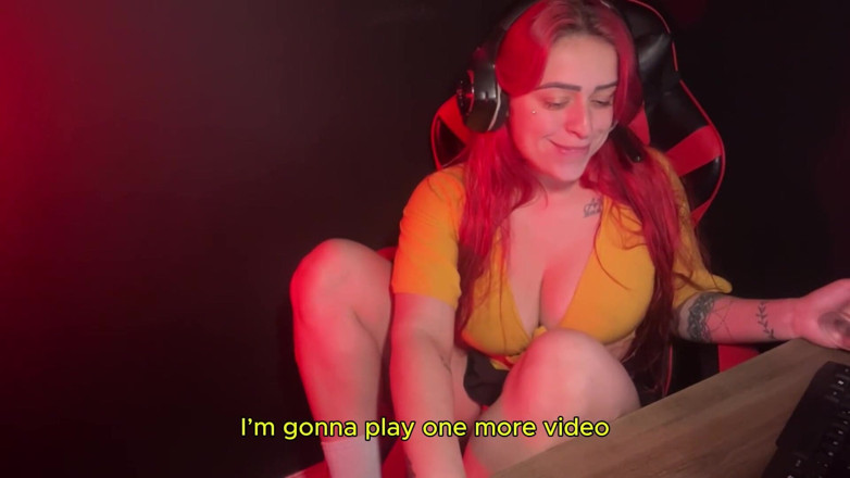 Camila Vegas: I Masturbate in the Office Watching My Anal Video with...
