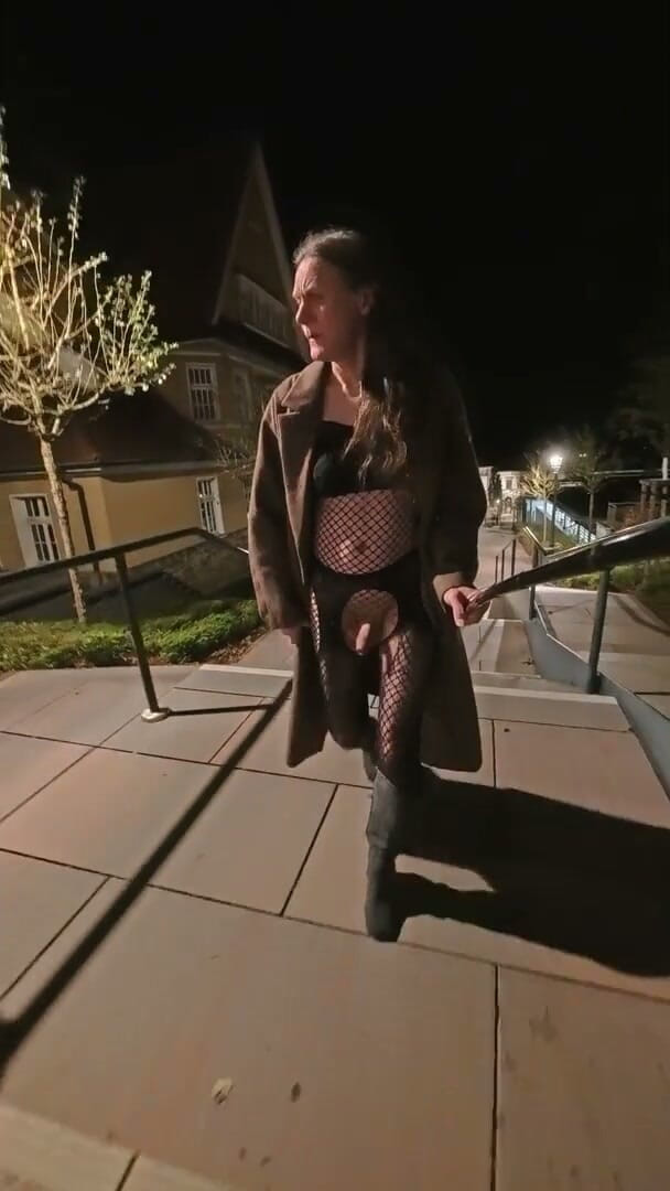 Slut Bella: Naked at the Train Station and in the City