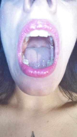 Beth Kinky: Come and fuck my throat pls