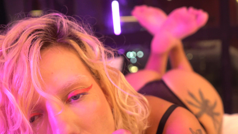 Docedeleite: Blondýna škubání horké honění