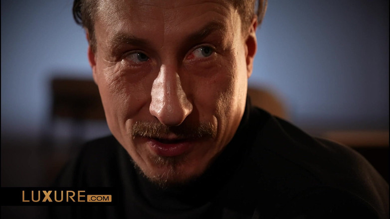 Luxure: 무언의 긴장