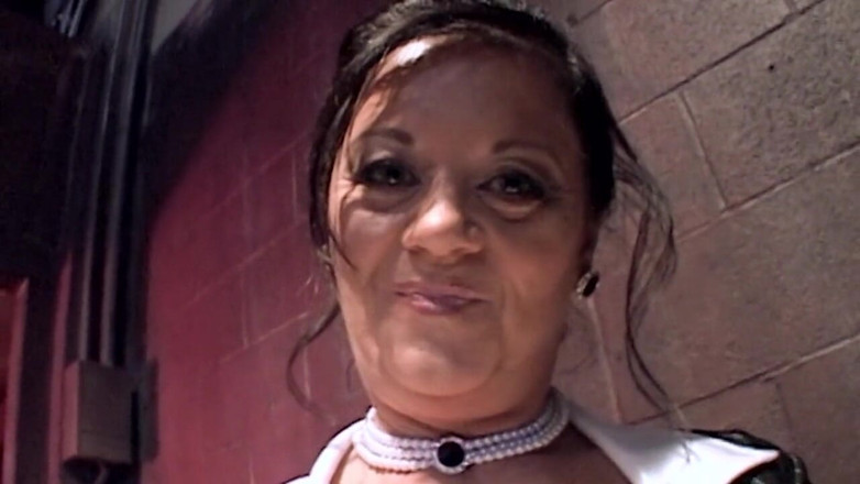 Porn dorado: Menina com tesão recebe buracos de cadela perfurados por dois...