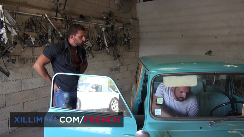 French girls at work: Seks sengit di garaj dengan cougar bertetek besar