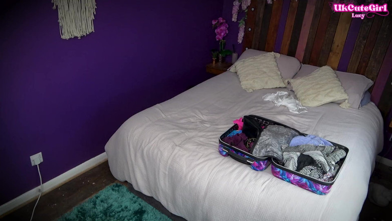 UKCuteGirl Lucy Lauren: Bnb cezası - ceza olarak konuğumun kirli kıyafetlerini mastürbasyon yapıyorum