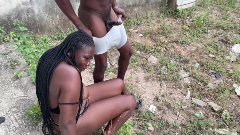 Sex naija 1: Чорношкіра жінка з ефектною дупою знає, як сподобатися чоловікові