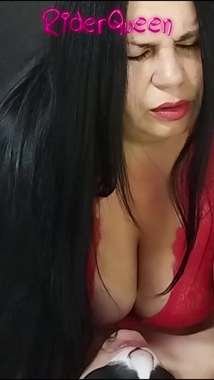 Only Riderqueen BBW Step Mom Latina Alone: Riderqueen futut, videoclipuri pentru fani și urmăritori