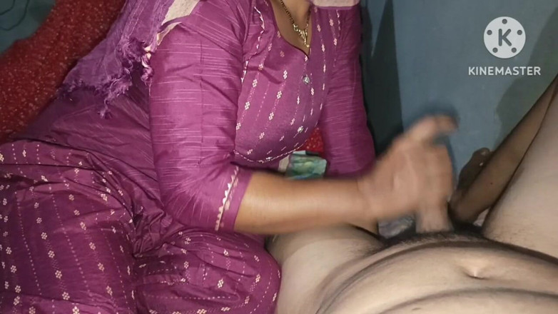 Kavita69: 戻ってきました。妻による最高の深いフェラチオ