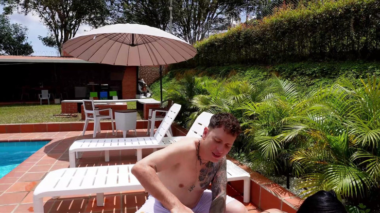 LustHub: Întâlnesc o fată frumoasă, cu fund mare, într-un hotel și ajungem să...