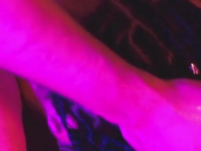 Gordinha Brasileira Experimenta Novos Fetiches Com O Seu Parceiro (Quente club)