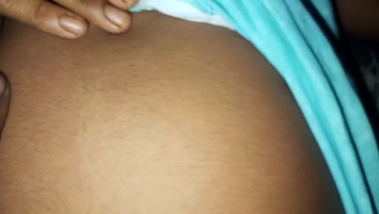 Bk Vlogs: Une bhabhi sexy se fait uriner, vidéo X