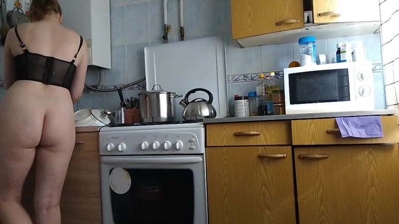 Assol: Ik wil de kont van de stiefmoeder van mijn vriendin,...