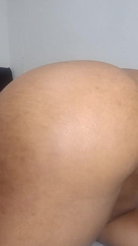 Lass mich diesen arsch mit meinem sperma verschütten und lass dich sprachlos