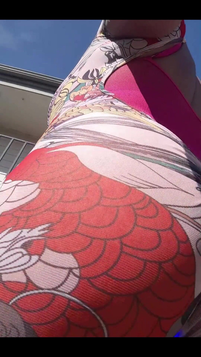 KNKY Bee: Ich liebe diese bodys, aber ich denke, ich hätte einen...