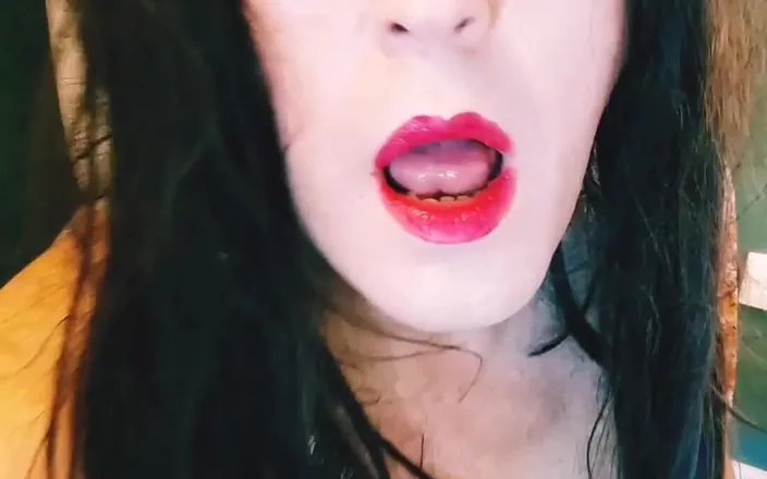 Joana Love: I love to cum into your face