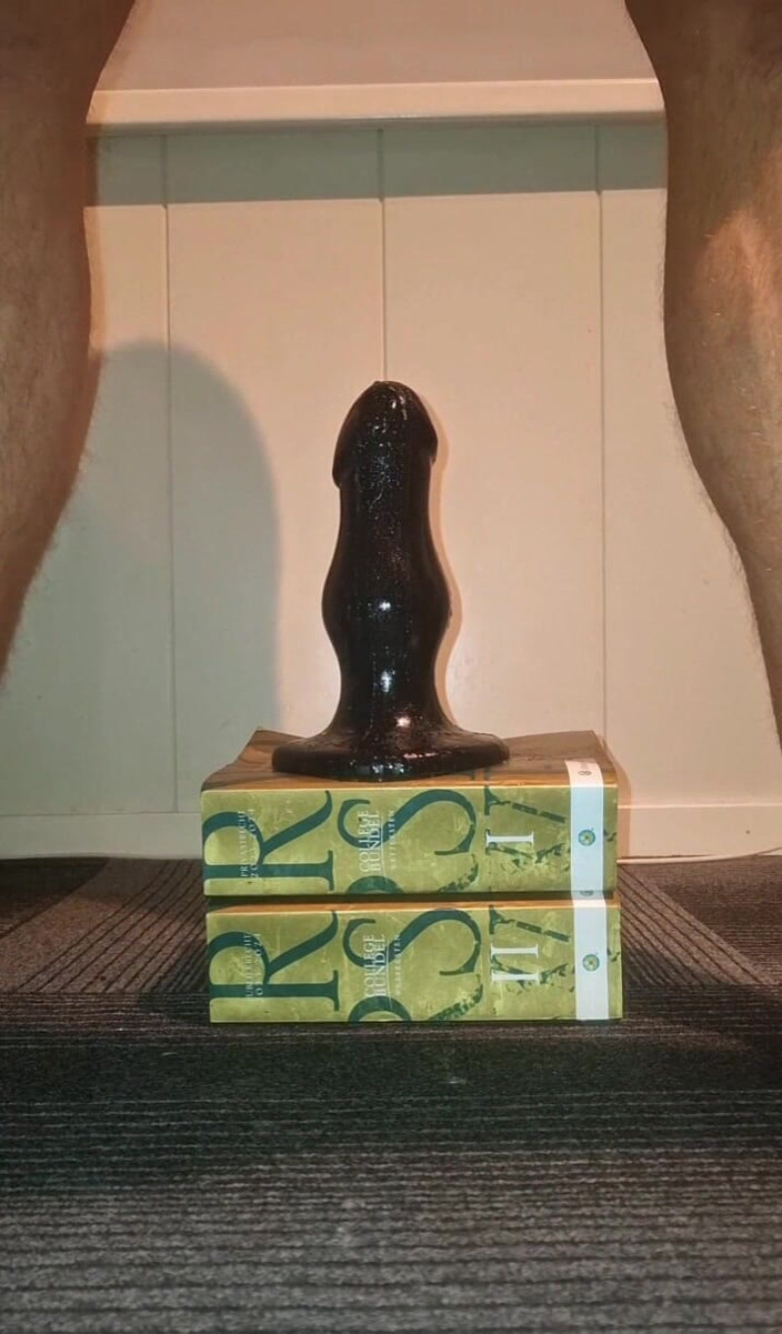 NoFace Twink X: Hot Gay Twink Loves to Take His Huge Stinger Toy