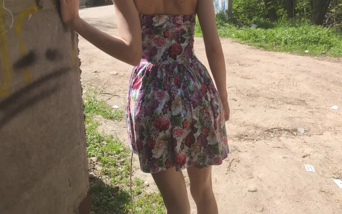 AnGelya G: Lifted Her Skirt at Outdoors and Sucked Park