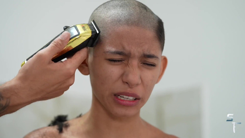 Shave Flix: Claudia