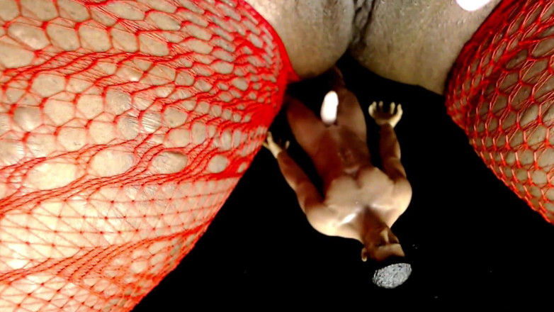 Maeling: Lelaki mikro dibalut bibir pepek dara