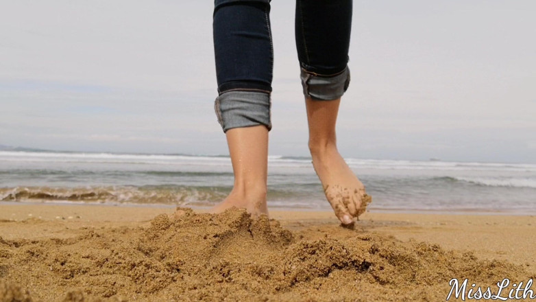 Miss Lith Domina: Sand Feet