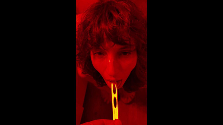 Akasha7: मुझे ढूंढो, मैं दब्बू हूं और मैं परफेक्ट लंड चुसाई देती हूं akasha7