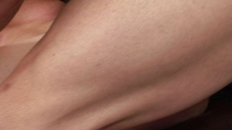 Hand Lotion Studios: Une blonde se fait enculer et se fait éjaculer à l'intérieur