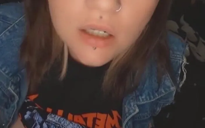 Evelyn Storm: Down on My Knees and Begging for It Daddy